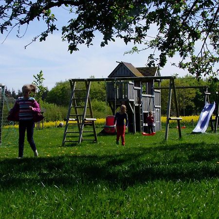 Ferienwohnungen Auf Dem Ferienhof Sell Stoltebull Luaran gambar